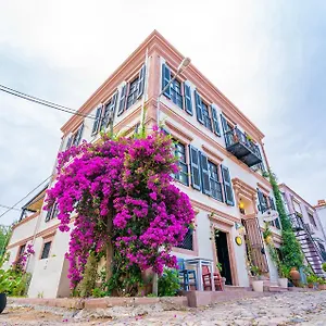 Отель Siyah Lale Cunda 1841 (adults Only), Айвалык